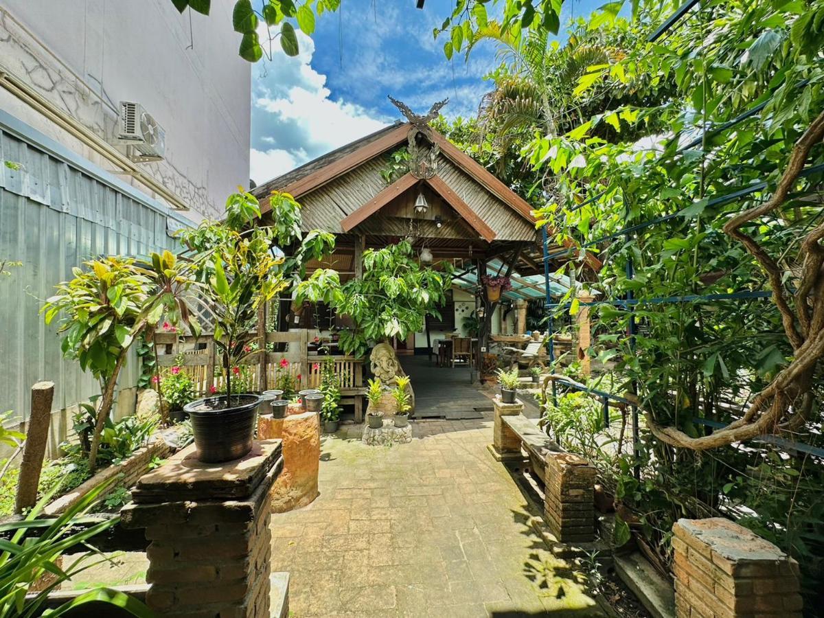 Albergue Cozy Nest Cnx Chiang Mai Exterior foto
